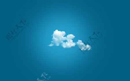 蓝天里奇形怪状云朵高清图片下载