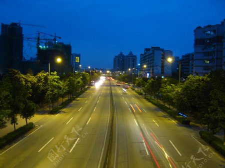 道路夜景图片
