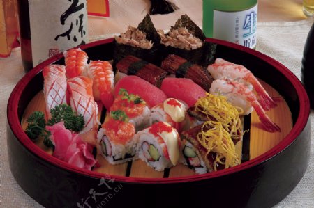 日本寿司套餐大拼盘图片