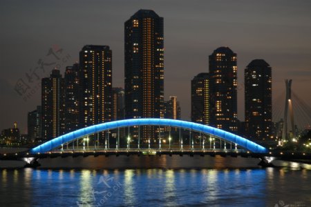 城市夜景美丽长桥