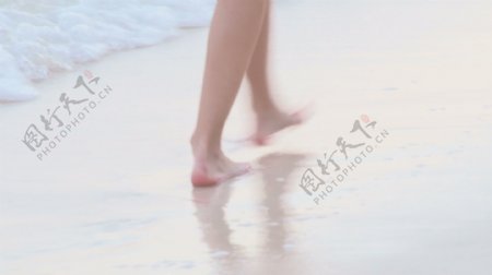 女人的腿走沙滩百慕大群岛股票视频观视频免费下载