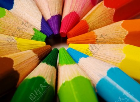 彩色绘画铅笔图片