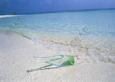 海上度假海滩沙滩日落日出休闲度假天空蓝天白云海边瓶子