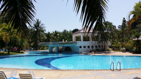 甲米度假酒店泳池图片