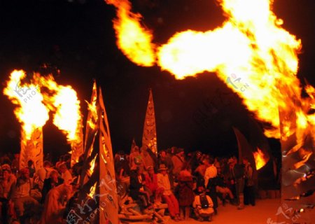 诺北干湖底火人艺术节又名燃烧的男人节BurningMan火的艺术展图片