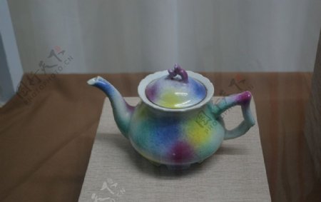 彩虹瓷壶图片