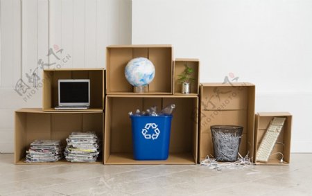 家具垃圾桶和杂物图片