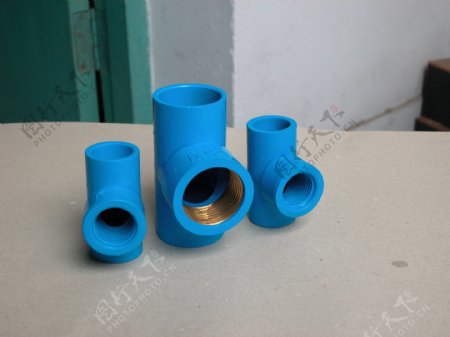 蓝色PVC给水管件图片