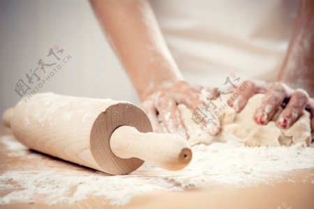 制作面包图片