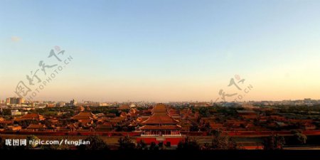 北京日落余晖耀古城图片