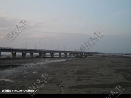 雄伟的建筑杭州湾跨海大桥南岸图片
