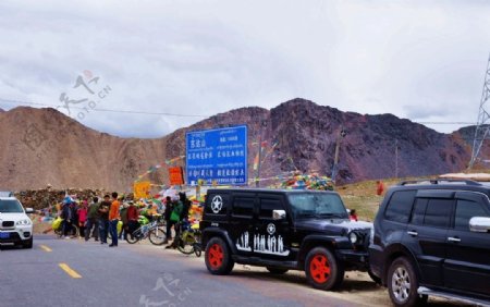 318川藏线东达山车队会师图片