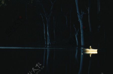 夜景船图片