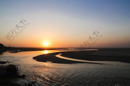 黄河落日图片