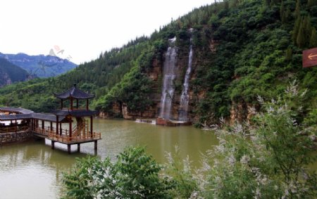 青州泰和山瀑布图片
