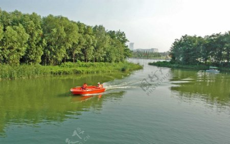 北京奥体公园奥海湖面图片