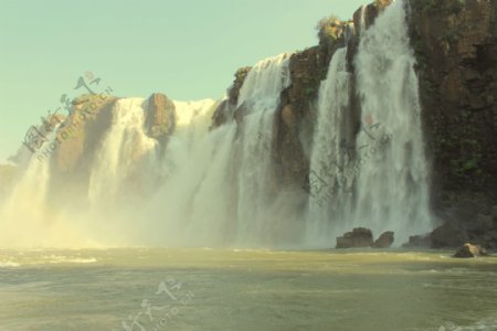 巴西瀑布风景图片