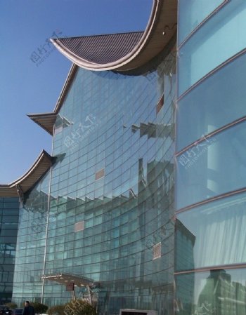 沈阳桃仙机场大楼一面图片