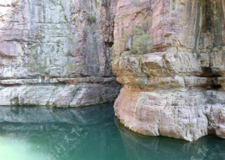 云台山红石峡的水图片