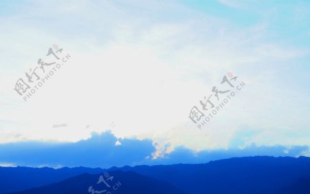 九峰山日落图片