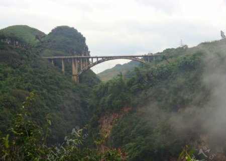 马岭峡谷大桥图片