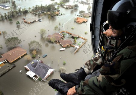 被洪水淹没的城镇图片