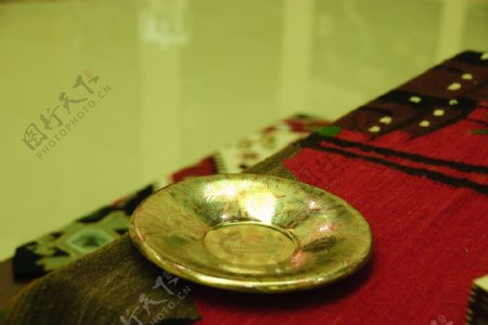 上海2010年世博会亚历山大港展馆里的金盘图片