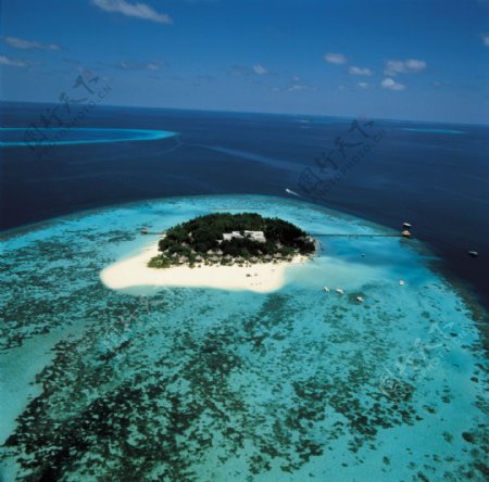 马尔代夫旅游岛俯瞰图片