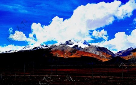 西藏唐古拉雪山图片