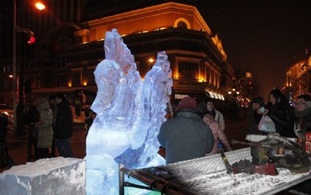 哈尔滨中央大街冰雕图片