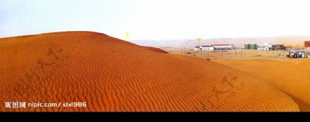 塔克拉玛干沙漠油田图片