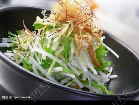 日式和风萝卜生菜沙拉图片