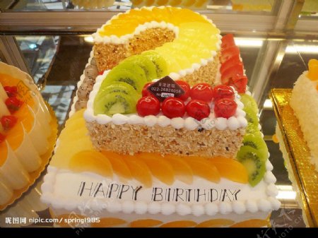 2周岁超大水果生日蛋糕图片