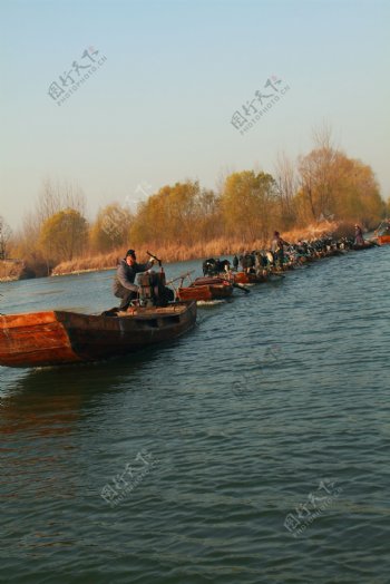 微山湖渔船图片