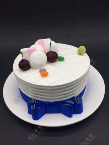 白色恋情生日蛋糕
