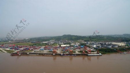 航拍长江泸州港