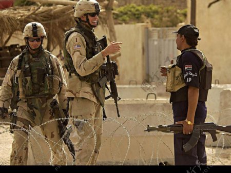 美军与伊拉克警察