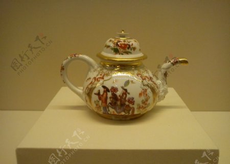 伯特格尔瓷茶壶