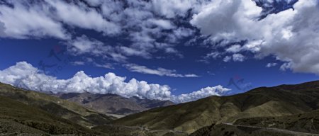 西藏羊卓雍措风景