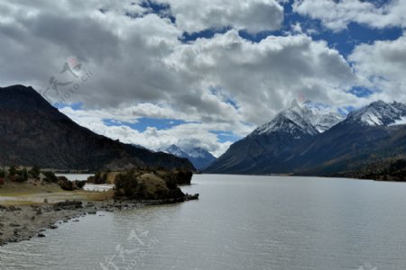 西藏然乌湖风景
