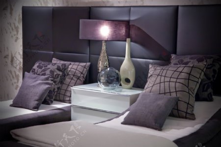 紫色高档酒店卧室图片