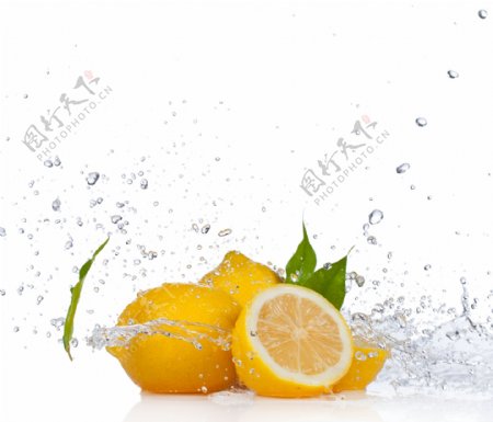 柠檬和水滴图片