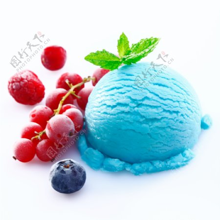 浆果冰淇淋图片