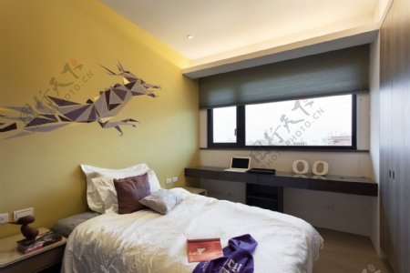 港式时尚卧室大床背景墙设计图