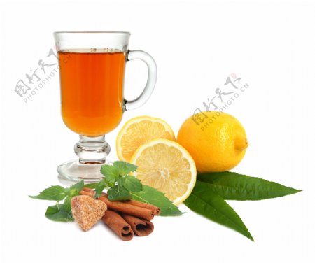 柠檬茶饮料与桂皮图片