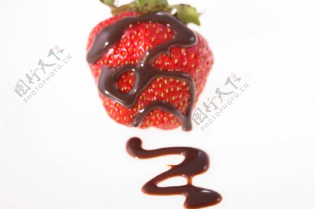 草莓水果巧克力图片