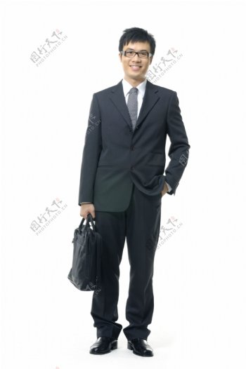 提着公文包的商务男性图片