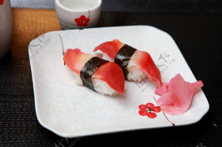 日本料理北极贝寿司图片