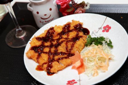 日式西餐油炸猪排图片