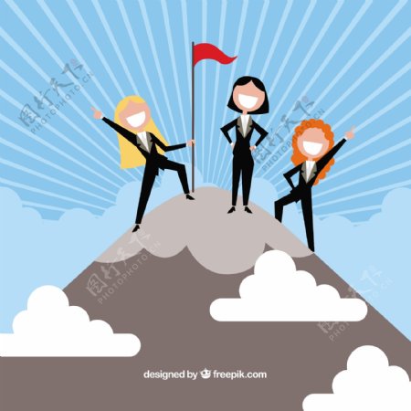 三个快乐的女商人登山顶蓝色背景